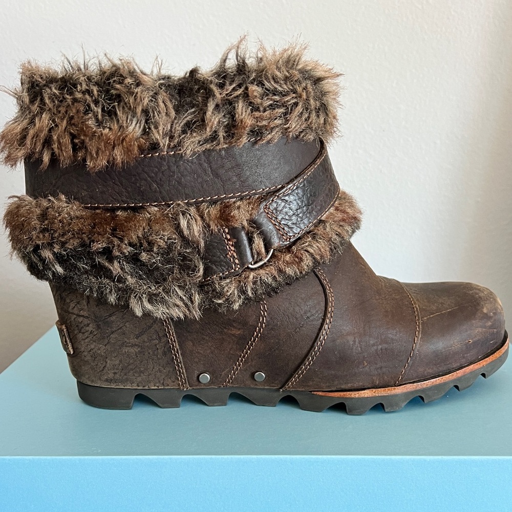 Sorel Joan of Arctic Wedge Ankle Boots~7.5